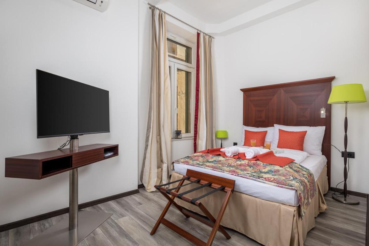 Continentale Appartement Rijeka Buitenkant foto