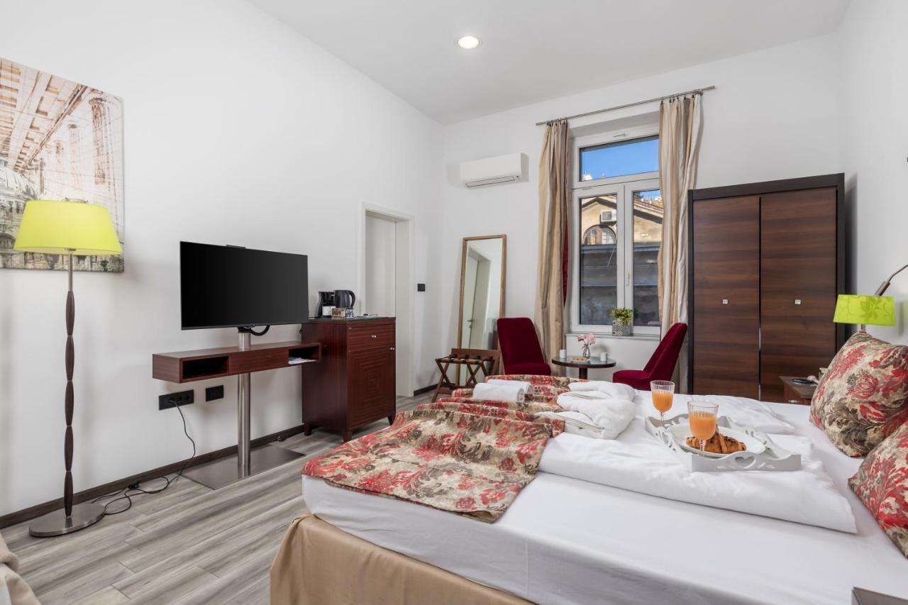 Continentale Appartement Rijeka Buitenkant foto