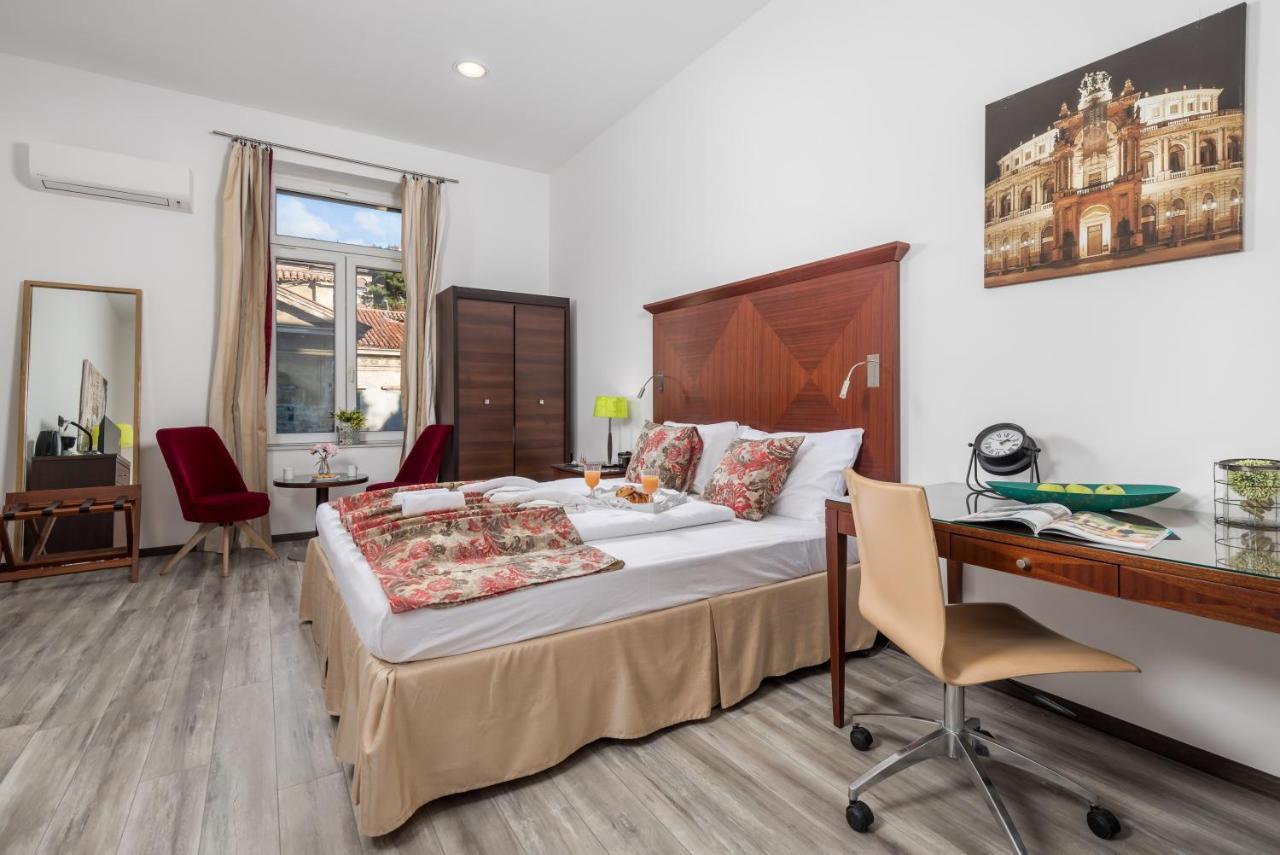 Continentale Appartement Rijeka Buitenkant foto