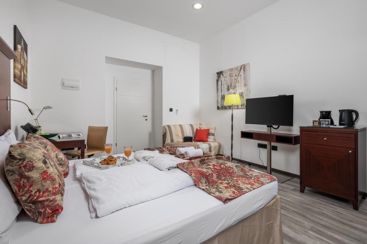 Continentale Appartement Rijeka Buitenkant foto